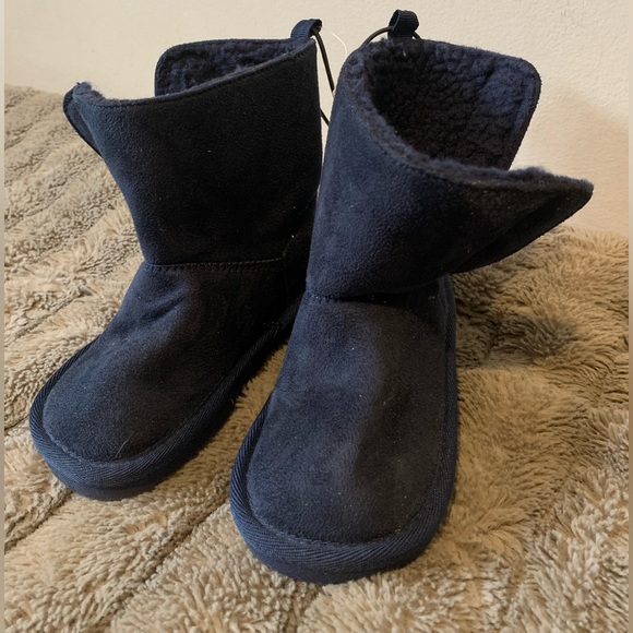 Baby boy blue Ugg's size 3-4 brand new $10 - Picture 3 of 5